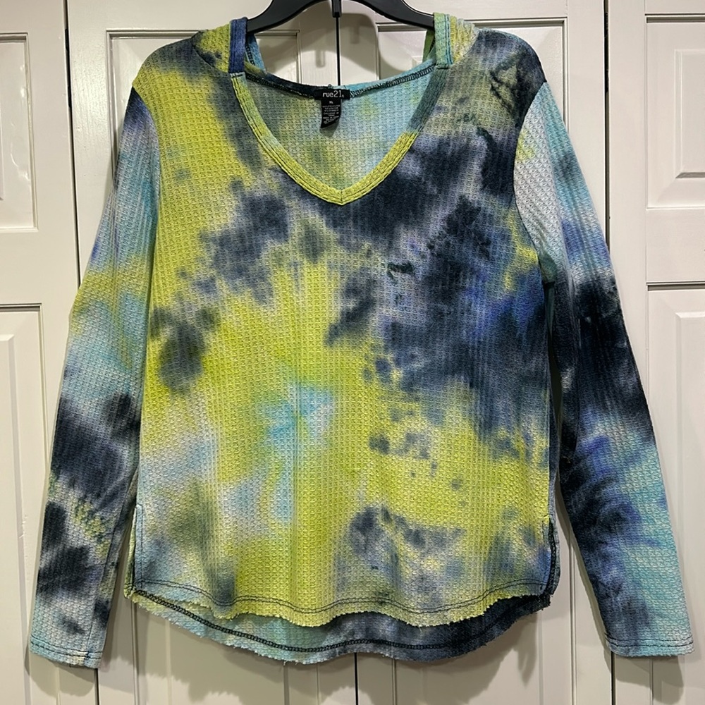 Tie Dyed Long Sleeve Women’s Top Size XL Rue 21